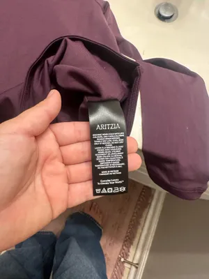Aritzia contour vase long sleeve thumbnail 4