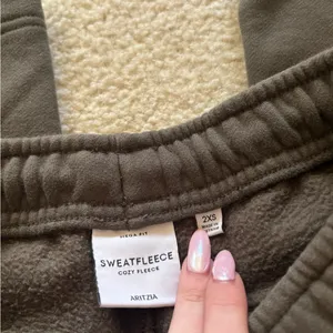 Aritzia Cozy Fleece Cargo Sweats thumbnail 2