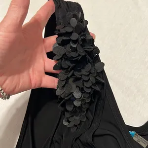 Alice+Olivia szS blk mini dress w/overlay & coin beads on shoulders & one side thumbnail 4