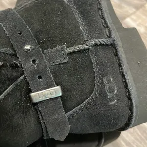 UGG Women's Elisa Suede Short Ankle Boots size 5.5 thumbnail 10