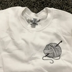 Wild Oak Creations Little Miss Crocheter Sweatshirt in White, Size S​​​​​​​​​ thumbnail 2