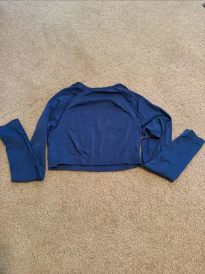 Alphalete Cropped Long Sleeve Lifting Top thumbnail 2