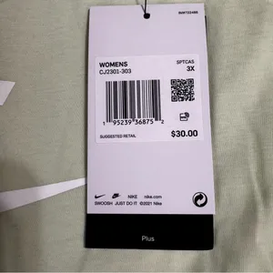 Nike Women’s Short Sleeve T-Shirt thumbnail 8