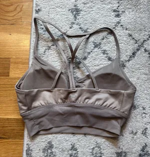 Alo Yoga Airlift Sports Bra thumbnail 4