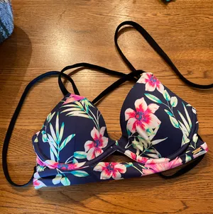 Bathing Suit Top Small Victoria’s Secret PINK Size Small thumbnail 2