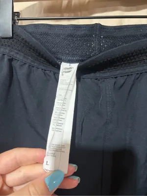 Fabletics shorts thumbnail 3