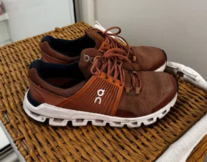 On CloudSwift Running Shoes thumbnail 1