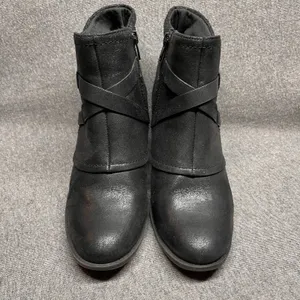 Bare‎ Traps Launa Black Faux Leather Buckle Ankle Boots Women's Size 6M thumbnail 2