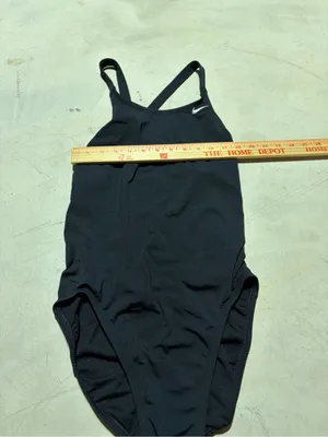 Nike hydrastrong Women’s Black One-Piece Swimsuit 12 thumbnail 4