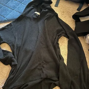 Glyder‎ small black sweatshirt thumbnail 4
