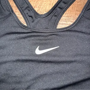 Nike Women's Black Sports Bra Size Medium thumbnail 2