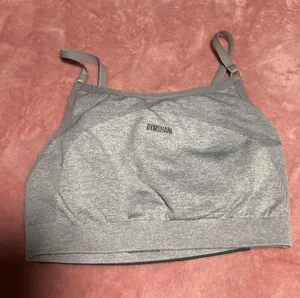 Gymshark sports bra thumbnail 1