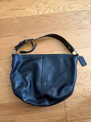 Vintage 1998 Coach Black Leather Hobo Shoulder Bag–Style 9214–Gold-Tone Hardware thumbnail 3