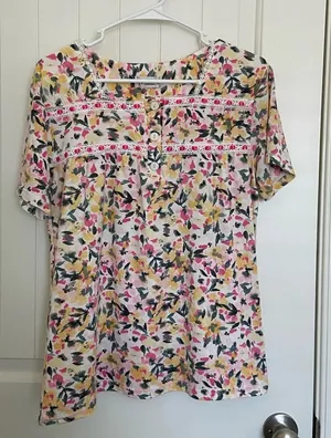EUC‎ | Joan Vass women’s patterned lace decorated top — medium thumbnail 1