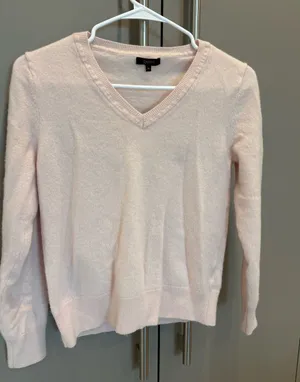 Quince 100% Cashmere V-Neck Sweater Blush Pink Quiet Luxury - size M Flawed thumbnail 1