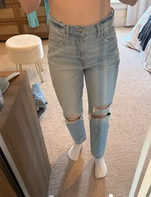 American Eagle Mom Jean Size 6 thumbnail 1