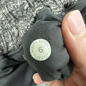 Lululemon Hotty Hot Shorts Low Rise 4" Heather Lux Gray Athletic Women's 6 thumbnail 5