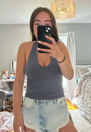 Hollister Top thumbnail 1