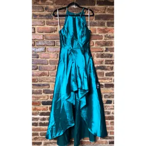 NWT Lulus Broadway Show Emerald Green High-Low Gown Women's Size Small thumbnail 4