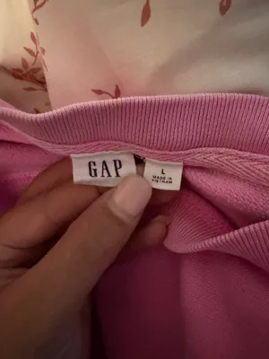 Crewneck Gap Women’s Sweatshirt thumbnail 2