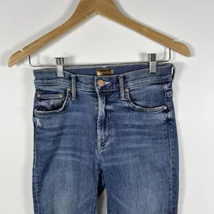 Mother The Insider Crop Step Chew Distressed Denim Jeans in Dancing‎ on Coals 24 thumbnail 7