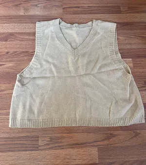 SheIn Cropped Sweater Vest thumbnail 1