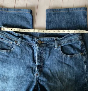 Lee Women’s Riders jeans dark wash straight leg 33 x 29 high rise stretch EUC thumbnail 4