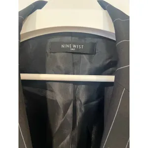 Kenneth Cole Women’s 2pc Striped Suit Black Business Casual Corpcore XL thumbnail 5