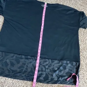 Under armour‎ women’s XL Locker Emboss black T Shirt thumbnail 8