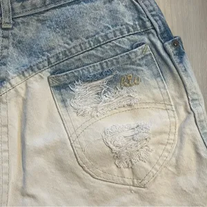 Chic Ombre dip dye ripped blue white denim jean shorts size 2 frayed hem thumbnail 8