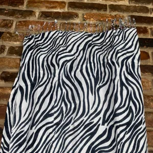 Women's Black & White Zebra Print Fringed Oversized Shawl Scarf thumbnail 3