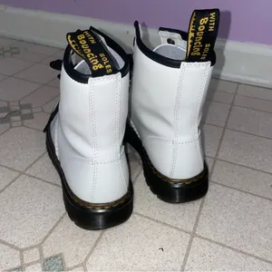 Dr. Martens Zavala White Leather Combat Boots Women Size 37 EU 6.5 US Grunge thumbnail 4