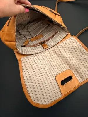 Frye leather saddle bag, crossbody bag, tan 10"x9.5" thumbnail 8