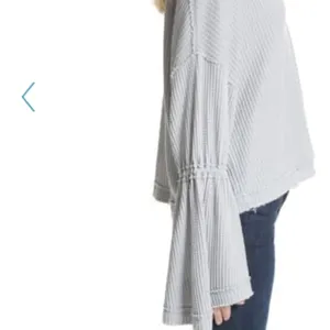 We The Free Dahlia Thermal‎ Top thumbnail 3