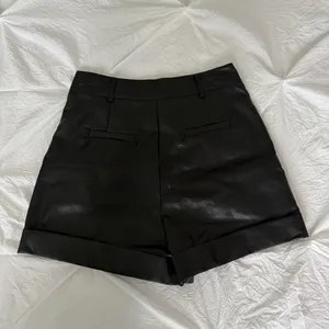 SHEIN Petite faux leather cuffed shorts // never worn // XS PETITE thumbnail 2