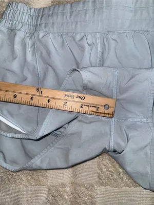 Lululemon Hotty Hot Low-Rise Lined Short 2.5" size‎ 10 thumbnail 3