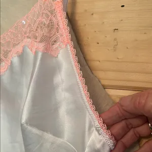 Victoria's Secret White Chemise with Pink Lace thumbnail 5
