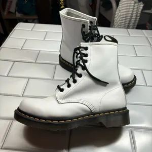 Dr/Doc Martens 1460 SMOOTH LEATHER LACE UP BOOTS‎ US 7 White thumbnail 10