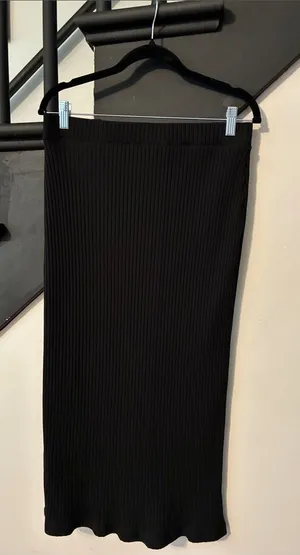 Old Navy ribbed midi skirt thumbnail 1