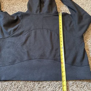 Lululemon Black Loungeful Cropped Hoodie Sweatshirt Women's Sz 8 Or 6 thumbnail 6