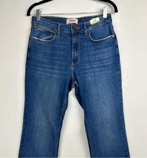 NWT Wrangler High Rise Bold Boot Jeans Sz 5/6 Medium Wash Bootcut thumbnail 11