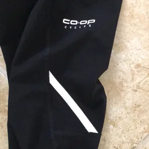 Women’s REI co-op cycling padded capris M Black Pants thumbnail 2