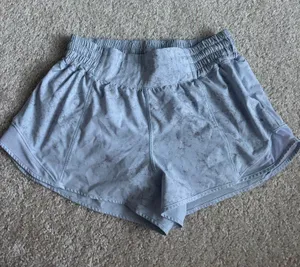 Lululemon Hotty Hot Shorts 2.5" High-Rise thumbnail 1