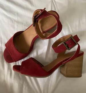 Universal Threads Dark Red Suede Heeled Sandals thumbnail 1