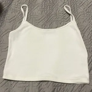 Crop tank top thumbnail 1