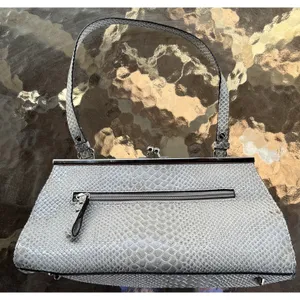 GUESS Vintage White Snakeskin Dainty Clutch Shoulder Bag Purse Silver Hardware thumbnail 3