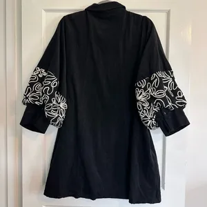 JODIFL Black Midi Dress with White Floral Embroidery thumbnail 6