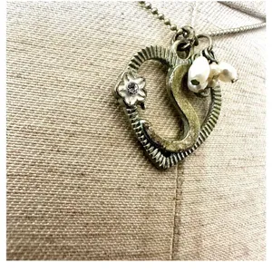 Silver tone freshwater Pearl S monogram heart pendant necklace thumbnail 3