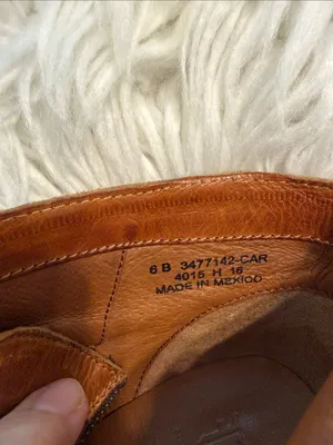 FRYE Distressed Women's brown Leather Ankle Booties with Side Zip size 6B thumbnail 4