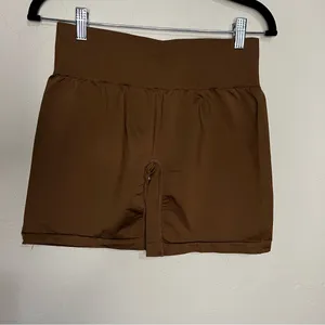 NVGTN Seamless‎ Chocolate Brown Biker Athletic Shorts thumbnail 2